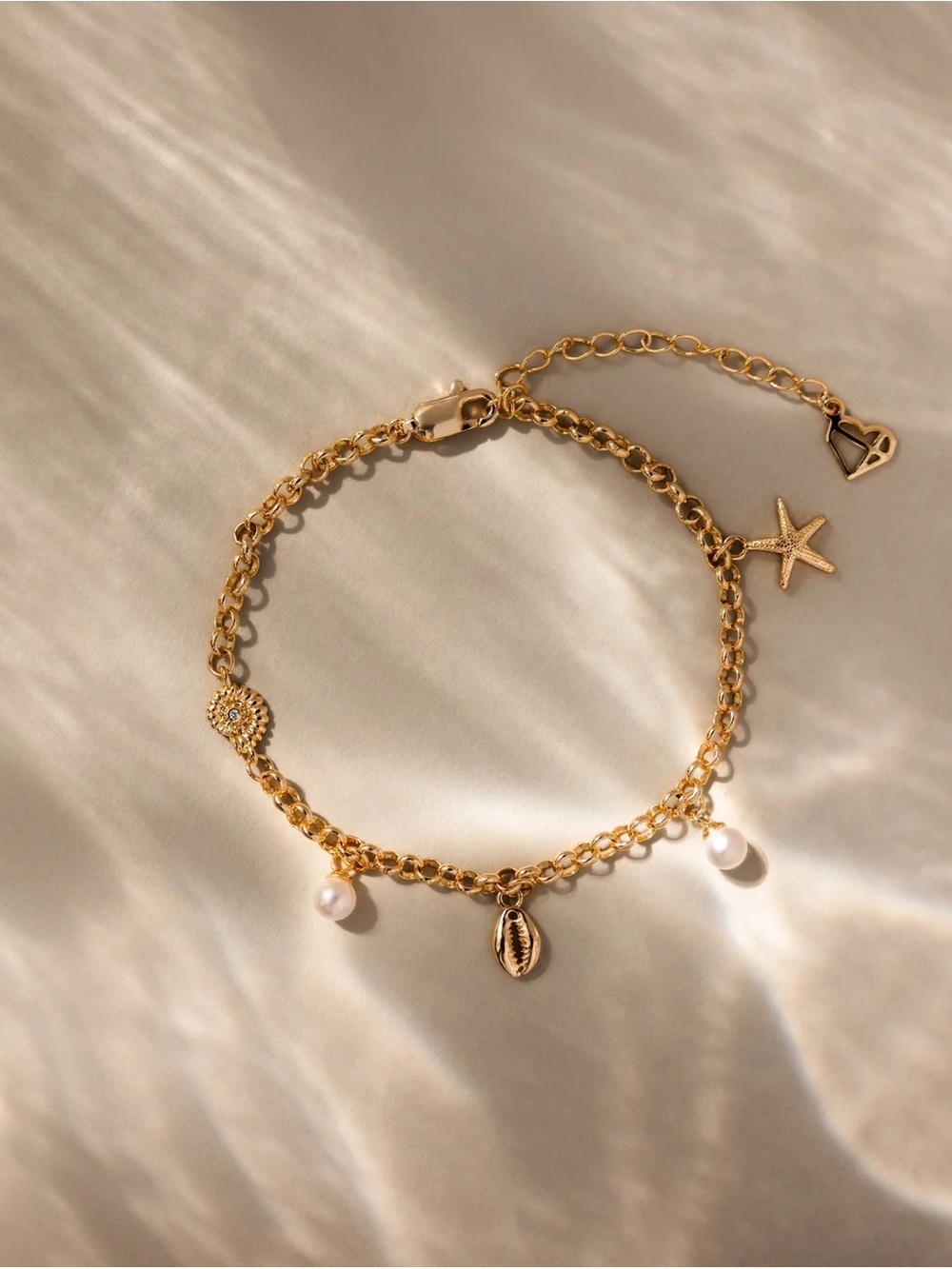 Seaside Pearl Charm Bracelet in 18K Gold